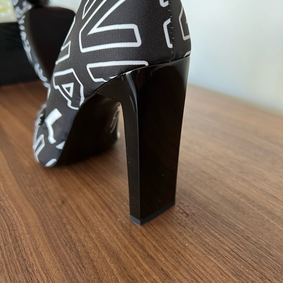 Just Cavalli Pump - Picture 5 of 8